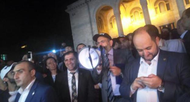 Nikol Pashinyan at a protest action in Yerevan. October 2, 2018. Photo by Tigran Petrosyan for the "Caucasian Knot" Nikol Pashinyan at a protest action in Yerevan. October 2, 2018. Photo by Tigran Petrosyan for the "Caucasian Knot"