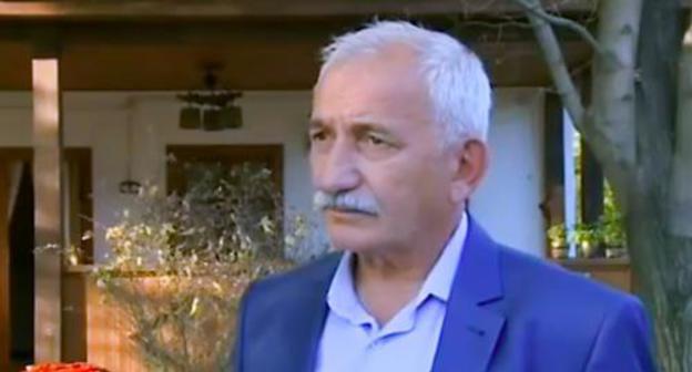 Daut Yandiev talks to Kadyrov. Screenshot from the video poste by CHECHEN WHATSAPP 3 at https://www.youtube.com/watch?v=ggu4mqJ8wmY Daut Yandiev talks to Kadyrov. Screenshot from the video poste by CHECHEN WHATSAPP 3 at https://www.youtube.com/watch?v=ggu4mqJ8wmY