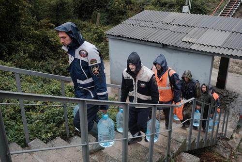 Emergency response workers. Photo: press service of Krasnodar Territory Administration 