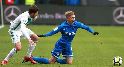 A match between the teams of the "Akhmat" and the Moscow "Dynamo" FCs. Photo © Vasily Ponomaryov / Edgar Breschanov / Sportbox.ru https://news.sportbox.ru/Vidy_sporta/Futbol/Russia/premier_league/spbfoto_NI800375_Dinamo_i_Ahmat_sygrali_vnichju