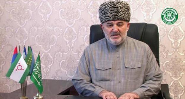 Isa Khamkhoev. Photo by the Spiritual Administration of Muslims (SAM) http://funtvkids.com/videokids-Обращение-муфтия-Исы-хаджи-Хамхоева-quot-Первый-день-священного-месяца-Рамадан-приходится-на-17-мая-quot-_fLO_WgNqss8U.html Isa Khamkhoev. Photo by the Spiritual Administration of Muslims (SAM) http://funtvkids.com/videokids-Обращение-муфтия-Исы-хаджи-Хамхоева-quot-Первый-день-священного-месяца-Рамадан-приходится-на-17-мая-quot-_fLO_WgNqss8U.html