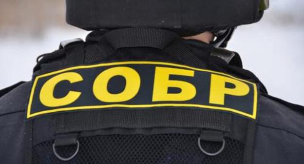 A law enforcer. Photo http://rosgvard.ru/ru/news/article/rosgvardiya-pokazala-kuxnyu-boevoj-raboty-otryadov-sobr-i-snajperov-prekrasnogo-pola A law enforcer. Photo http://rosgvard.ru/ru/news/article/rosgvardiya-pokazala-kuxnyu-boevoj-raboty-otryadov-sobr-i-snajperov-prekrasnogo-pola