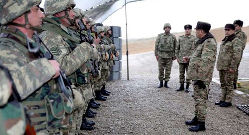 Servicemen of the Azerbaijani Army. Photo: press service of the Ministry of Defence of Azerbaijan, https://mod.gov.az/ru/news/rukovodstvo-ministerstva-oborony-nahoditsya-v-prifrontovoj-zone-video-25326.html