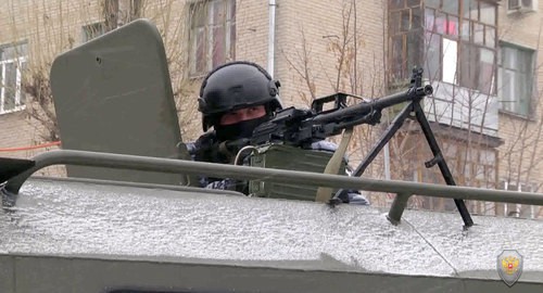 Special forces agent. Photo: http://nac.gov.ru/antiterroristicheskie-ucheniya/operativnym-shtabom-v-respublike-tatarstan.html#&gid=1&pid=4