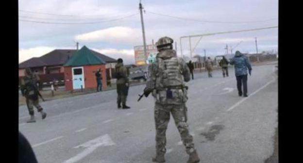 Law enforcers near a checkpoint where a woman blew herself up, November 17, 2018. Screenshot from video: https://www.youtube.com/watch?v=ToyeRYr9UAQ