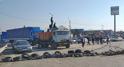 Protest rally at the "Caucasus" highway, March 27, 2019. Photo by Umar Yovloi for the Caucasian Knot