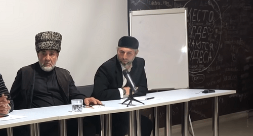 Akhmed Barakhoev (on the left) and Musa Malsagov at a press conference of the leaders of the protests in Ingushetia. Screenshot of the video by the "Ingush Autumn" https://www.youtube.com/watch?v=LfHJl8WXNTk