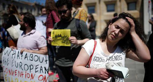 Leyla Mustafaeva attends protest rally, Tbilisi, May 2017. Photo: REUTERS/David Mdzinarishvili