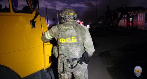 Special service agent. Photo: NAC press service, http://nac.gov.ru/kontrterroristicheskie-operacii/v-tyumeni-neytralizovany-bandity-svyazannye-s.html#&gid=1&pid=3
