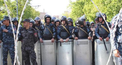 Armenian policemen. Photo by Tigran Petrosyan for the Caucasian Knot