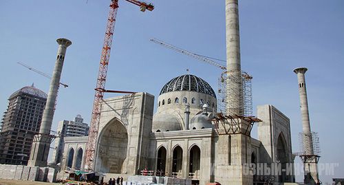 The mosque being built in Shali and named after Ramzan Kadyrov. Photo by Ibragim Estamirov http://www.grozny-inform.ru/multimedia/photos/71077/