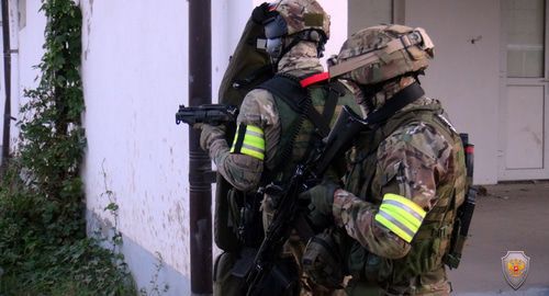 The counterterrorist operation in Chegem. Photo by the press service of NAC http://nac.gov.ru/kontrterroristicheskie-operacii/v-hode-kto-v-chegeme-neytralizovany-dvoe.html#&amp;gid=1&amp;pid=2