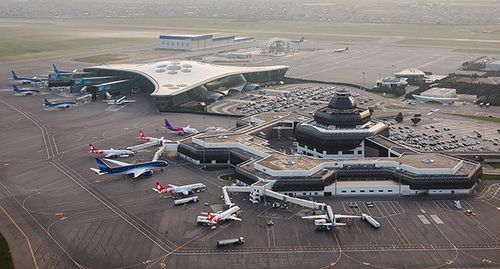 The Baku airport. Photo: Anar Aliyev (PR at Azerbaijan Airlines) https://ru.wikipedia.org/