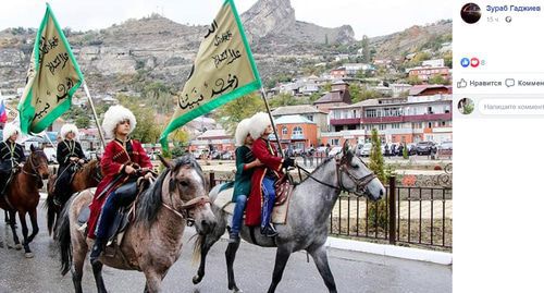The memorial horseback trip "Shamil's Way". Photo: screenshot of Zurab Gadjiev's post on Facebook https://www.facebook.com/permalink.php?story_fbid=1341297009378483&amp;id=100004945896897&amp;_rdc=1&amp;_rdr