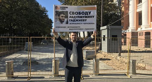 Magdi Kamalov, the founder of the "Chernovik", at a picket in Makhachkala. October 14, 2019. Photo by Patimat Makhmudova for the "Caucasian Knot"