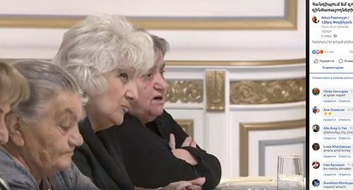 Mothers of the deceased soldiers at a meeting with Armenian Prime Minister Nikol Pashinyan. Screenshot of the video https://www.facebook.com/nikol.pashinyan/videos/562113981214484/