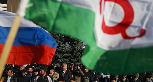 Flags of Ingushetia and Russia. Photo: REUTERS/Maxim Shemetov