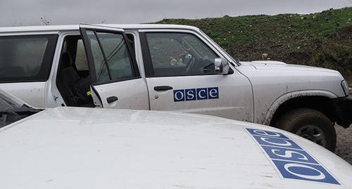 Cars of the OSCE monitoring mission. Nagorno-Karabakh. Photo by Alvard Grigoryan for the "Caucasian Knot"