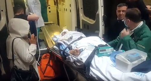 Ogtai Gyulyalyev, who stayed in critical condition after a road traffic accident in Baku, is being transferred to an ambulance. Screenshot from YouTube video posted by Turan Agentliy https://www.youtube.com/watch?v=cBrdMD4gSkk