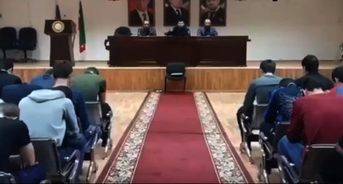 Screenshot from video 'Chechen residents detained for chanting "Bachi-Yurt is force!", https://youtu.be/B952752Vyhg