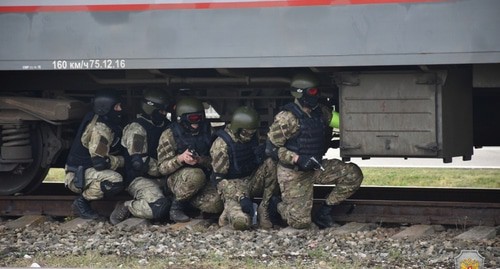 Law enforcers taking part in antiterrorist exercises in Adygea. Photo: NAC press service. http://nac.gov.ru/antiterroristicheskie-ucheniya/operativnym-shtabom-v-respublike-adygeya-6.html#&gid=1&pid=10