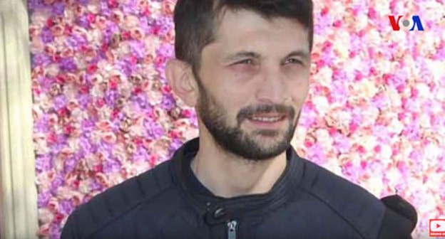 Polad Aslanov. Screenshot of the video at the Amerikanın Səsi YouTube channel
https://www.youtube.com/watch?v=p-8biHhxt2M