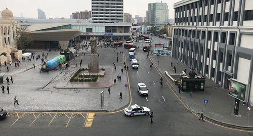 A square in front of the 28 May Baku Metro station. Photo by Faik Medjid for the "Caucasian Knot"