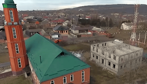 Dwelling settlement of Gikalo. Screenshot from video posted by the "Grozny" ChGTRK https://www.youtube.com/watch?v=wZl9dsUShg8