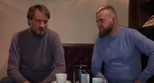 Dmitry Kuprin, a resident of the Chelyabinsk Region, talks with a resident of Chechnya. Screenshot from video posted by YouTube Channel 'Zelimkhan', https://www.youtube.com/watch?v=C8oI5zpMi5A