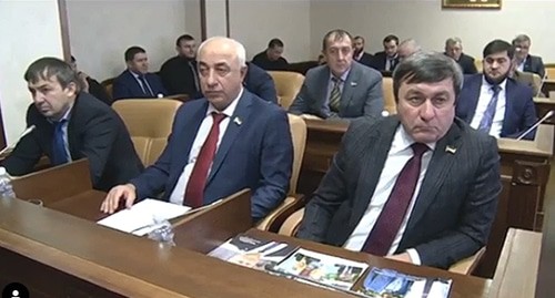 A sitting of the City Duma of Grozny. Screenshot of the video https://www.instagram.com/p/B8bsqEZoivQ/