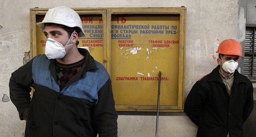Workers of Georgian Manganese. Photo: REUTERS/David Mdzinarishvili
