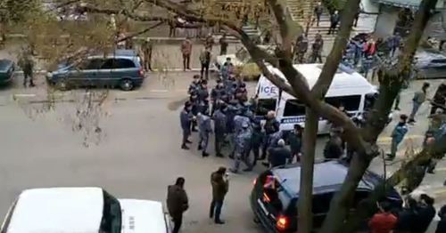 Detention of participants of the rally in Stepanakert. Screenshot from video posted on the Facebook page of Artsakh1 news website: https://www.facebook.com/Artsakh1.am/videos/575591263032118/