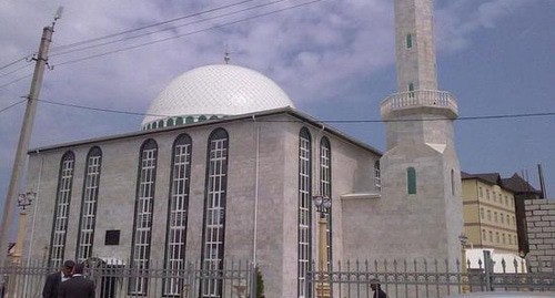 A mosque named after Husseinil Muhammad Afandi Al Uribi (Kamaev street 94). Photo: https://static.mk.ru/upload/entities/2020/04/23/16/articles/detailPicture/29/04/fc/bd/49e848ee3b0e483338e087b498210ac6.jpg