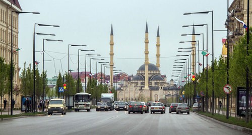 A street in the centre of Grozny. Photo: press service of the City Administration, http://grozmer.ru/objavlenija/uvazhaemye-uchastniki-dorozhnogo-dvizhen-2296.html