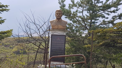 Stalin bust in the village of Zar of the Tskhinval Region. Photo by Anna Djioyeva for the Caucasian Knot