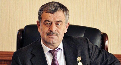 Shahid Akhmadov is appointed to the post of Chief Physician of the Gudermes CDH. Photo: press service of the Gudermes CDH, http://gudcrb.ru/index.php?action=mobiledisable