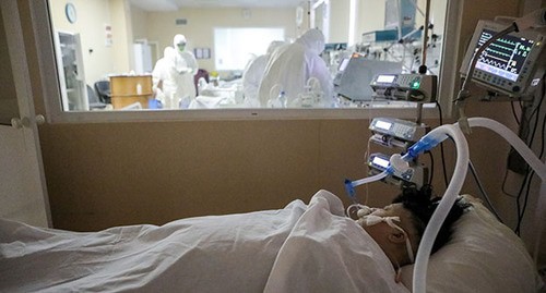 A patient in a ward. Photo: Sofya Sandurskaya/Moscow News Agency/Handout via REUTERS
