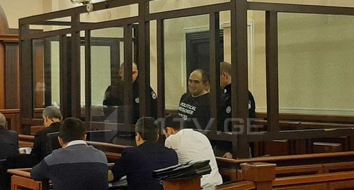 Giorgi Rurua in the courtroom. Screenshot from video posted by TV Channel 1tv: https://1tv.ge/ru/news/sud-ostavil-georgija-rurua-v-zakljuchenii/