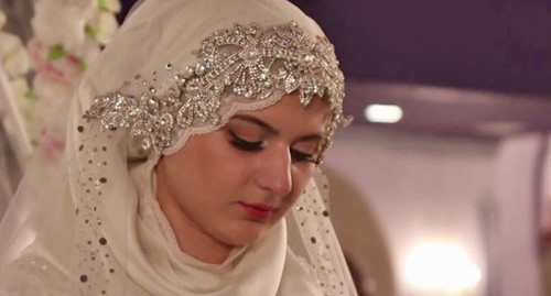 A bride. Screenshot from video posted by 'Kavkazskaya politika' user at: https://www.youtube.com/watch?v=2xpRgf28g90
