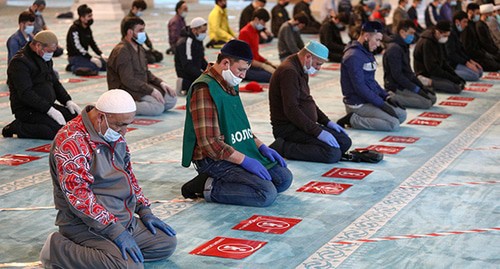 Believers in a mosque. Photo: Kirill Zykov/Moscow News Agency/Handout via REUTERS