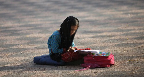 Muslim girl. Photo: REUTERS/Faisal Mahmood