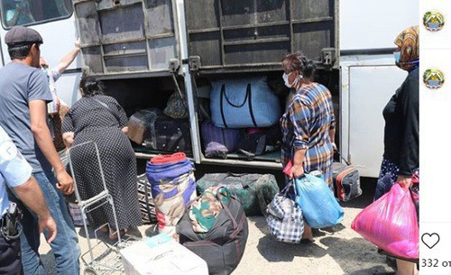 Azerbaijanis are leaving for their homeland from a camp in Kullar. Screenshot of derbentskiyrayon's Instagram page: https://www.instagram.com/p/CBfxh8SjTo8/