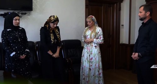 Khozh-Baudi Daaev, Chechen Minister of Culture, scolds local amateur performers. Screenshot of the video by the Grozny TV channel https://youtu.be/pRq8uCGmrS4