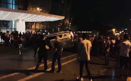 Clashes in Baku at night on July 15, 2020. Screenshot: https://www.facebook.com/polisazerbaycan/videos/332426507765677/?v=332426507765677