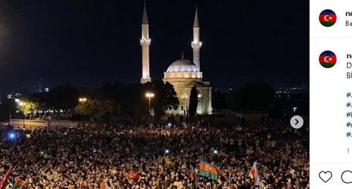 At night on July 15, a non-sanctioned march took place in Baku in support of the Azerbaijani Army. Screenshot: https://www.instagram.com/p/CCpD43sj6GB/?utm_source=ig_embed