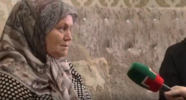 Interview with Madina Umaeva's mother. Screenshot from video by @heda_saratova