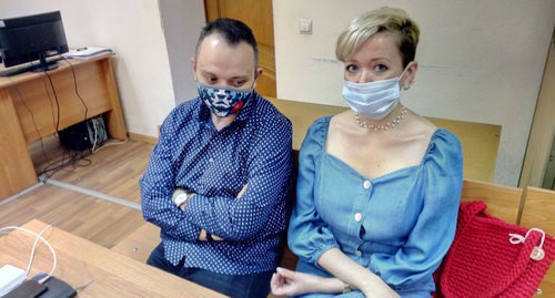 Anastasia Shevchenko and her advocate Sergei Badamshin. Photo by Konstantin Volgin for the "Caucasian Knot"