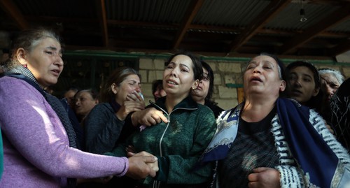 Women mourning the dead, October 20, 2020. Photo by Aziz Karimov for the Caucasian Knot