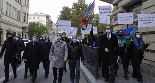 Protest rally in front of the French Embassy in Baku, November 26, 2020. Photo: https://azertag.az/