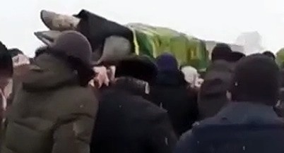 Funeral of Chechen native Abdulak Anzorov. Screenshot: t.me/bazabazon